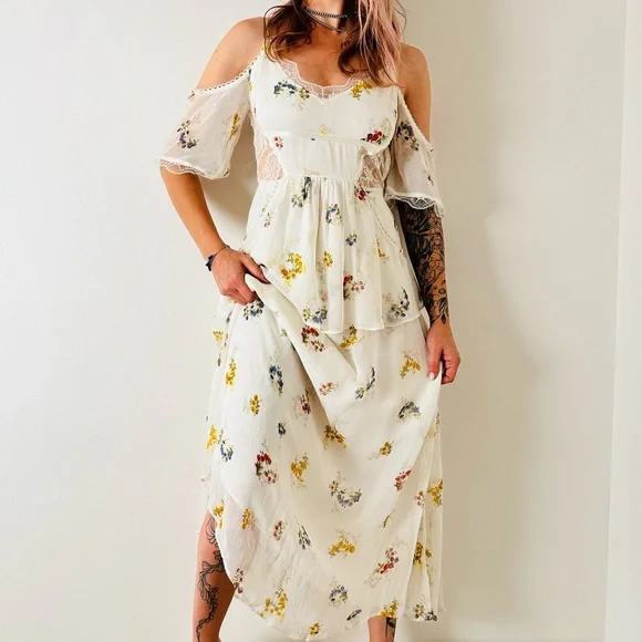 floral tie waist maxi dress Floral Tie-Waist Slit Surplice Maxi Dress – Boutique Darling
